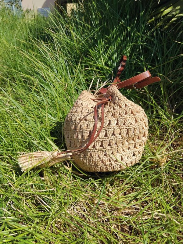 Petit sac bandoulière en raphia