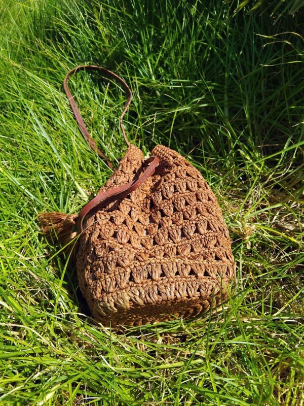Petit sac bandoulière en raphia