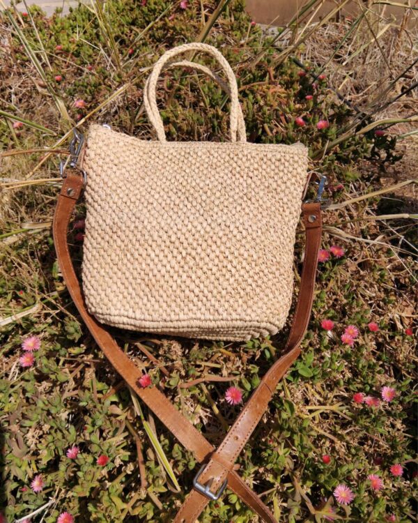 Petit sac bandoulière en raphia – Image 10