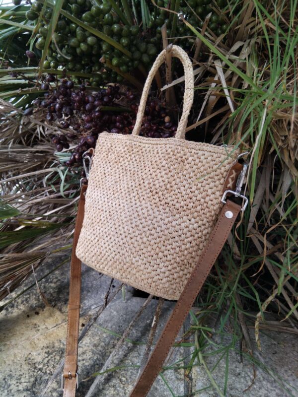 Petit sac bandoulière en raphia – Image 7
