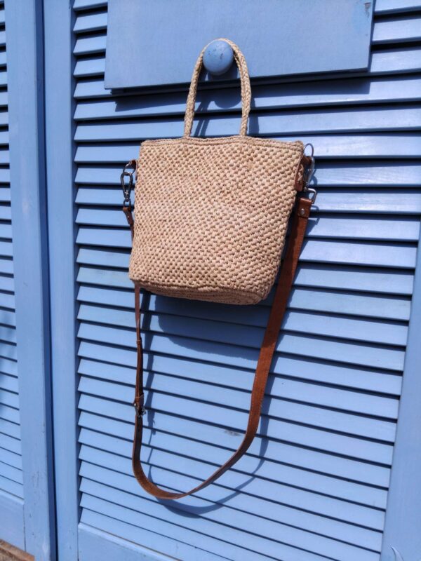 Petit sac bandoulière en raphia – Image 5
